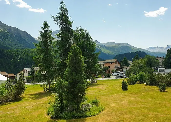 Modernes Alpenstudio Mit Bergblick, Pool Und Sauna アパート サンモリッツ